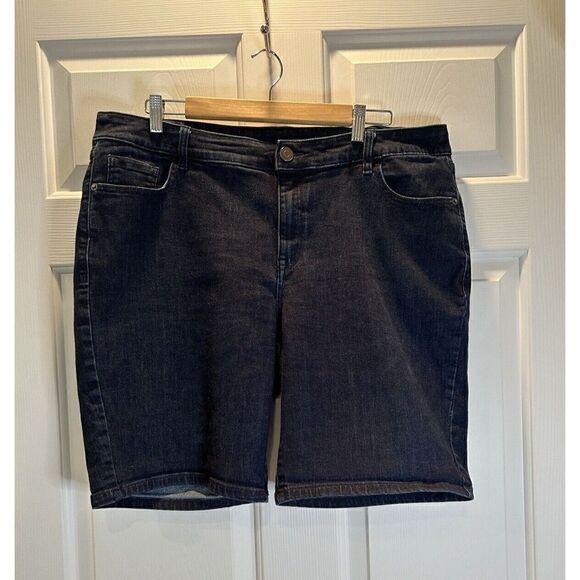 Venezia Lane Bryant Women's Bermuda Jeans Shorts Size 16 - Picture 1 of 4